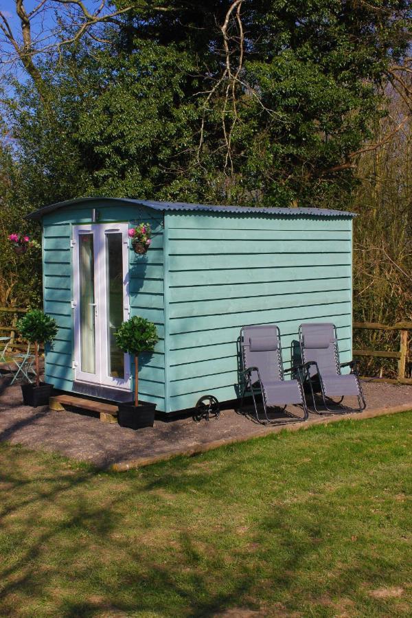 Hopgarden Glamping Luxury Shepherds Huts Wadhurst Exterior photo